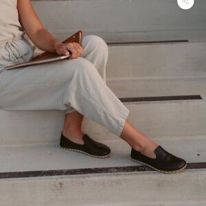 RAUM suede barefoot slip on shoes natural sheepskin leather women’s 🦋🤍🌿